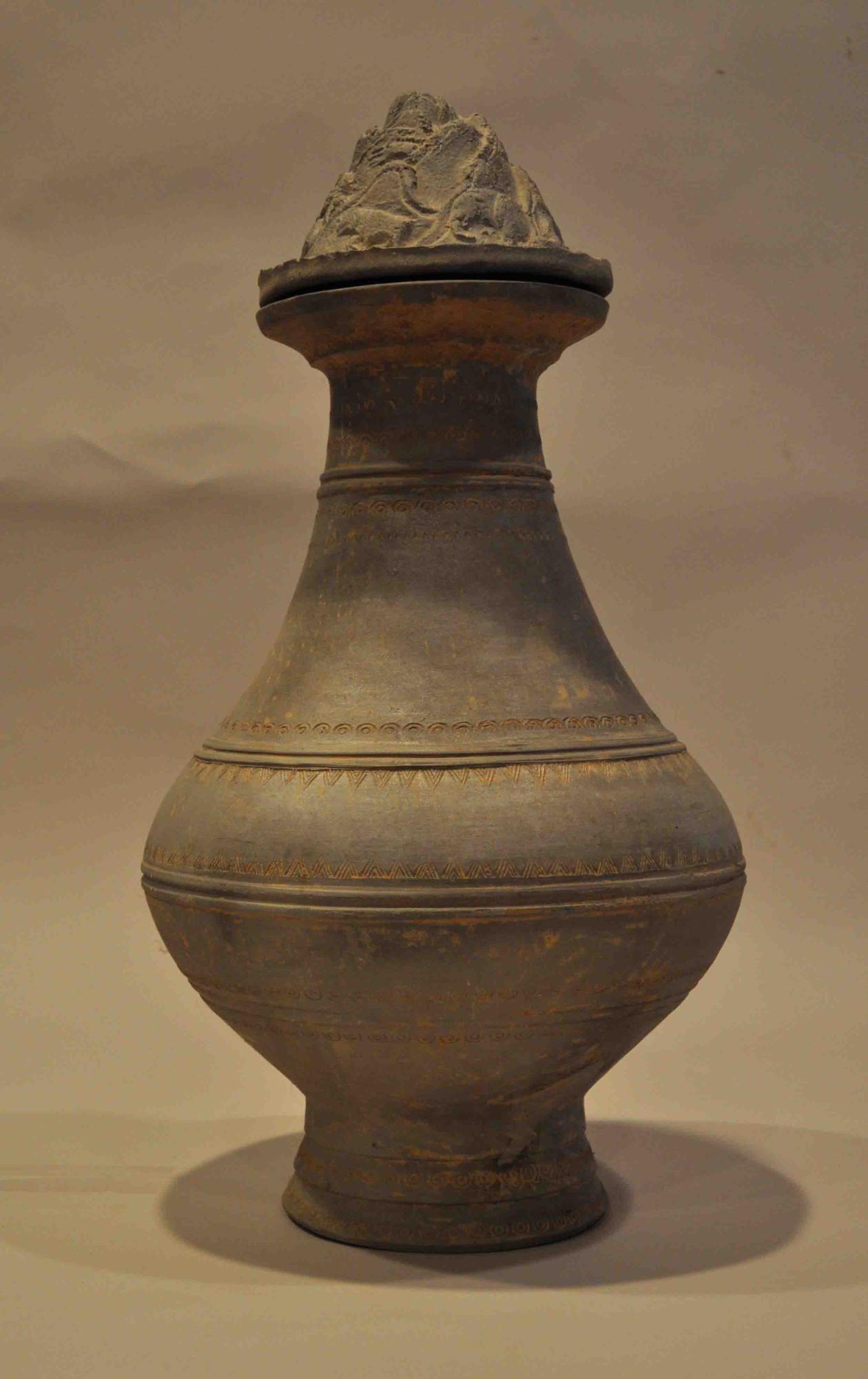 Han Hill Vase with Lid (19h)