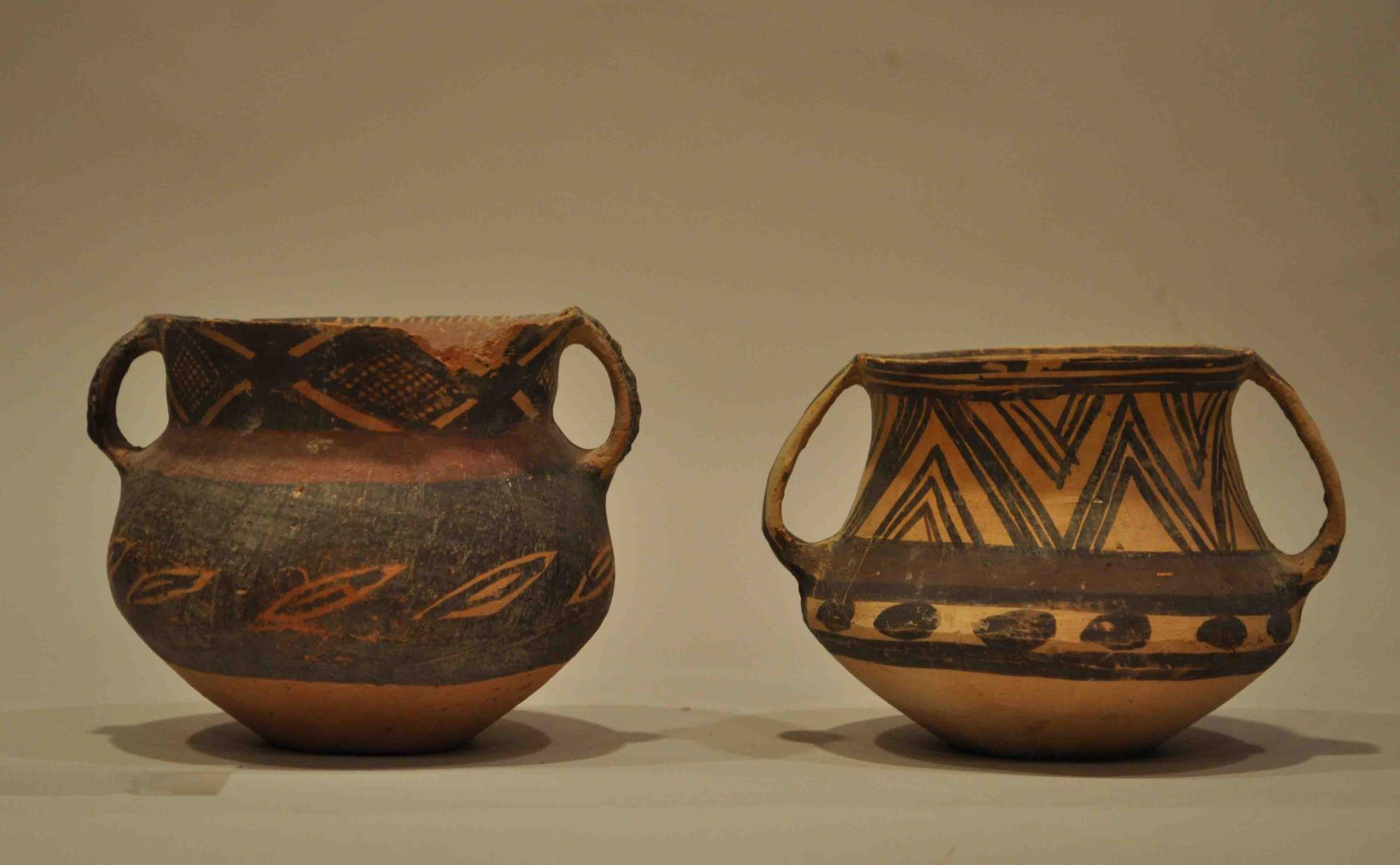 Neolithic Jars Small Pair (5.75dx4.5h 5.75dx4.0h)